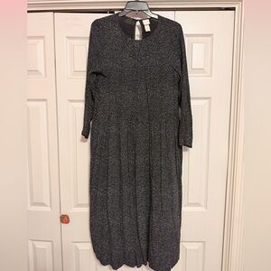 H&M Black and White Long Sleeve Dress